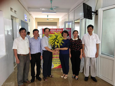 Ban Thường vụ HHDN Tỉnh chúc mừng khai trương Nhà hàng Minh Anh